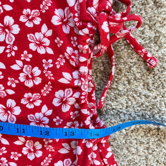 Hollister Red & White Hibiscus Print Cut Out Midi Dress, Size Medium - Picture 6 of 9